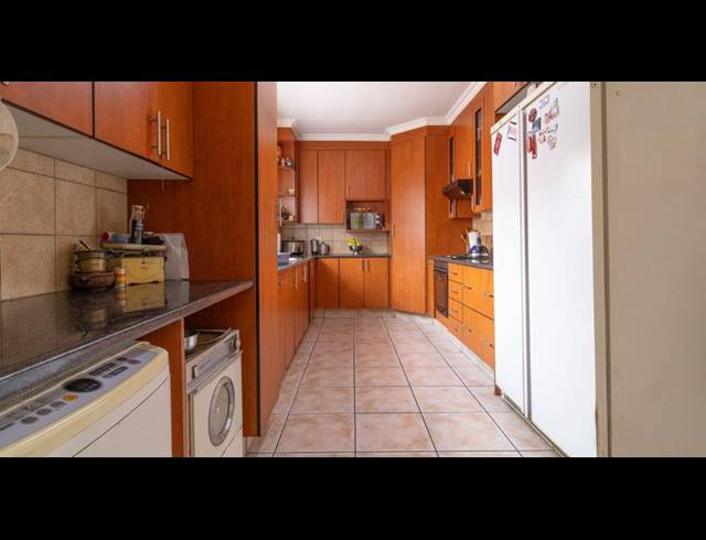 3 BEDROOM APARTMENT FOR SALE IN NEW REDRUTH